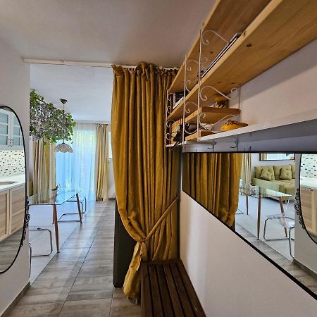 Manolaire Airport Residence Отопени Экстерьер фото